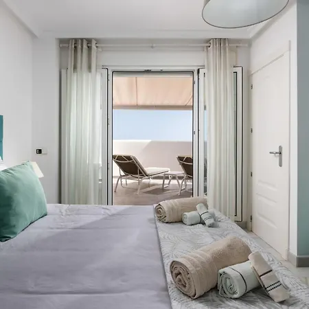 Beachfront Garden By Libehomes בית נופש