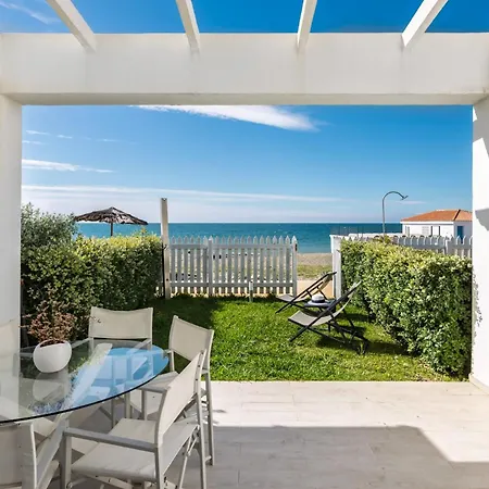 Beachfront Garden By Libehomes בית נופש