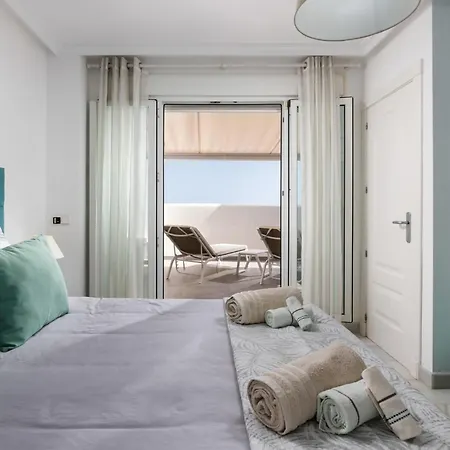 Σπίτι διακοπών Beachfront Garden By Libehomes *